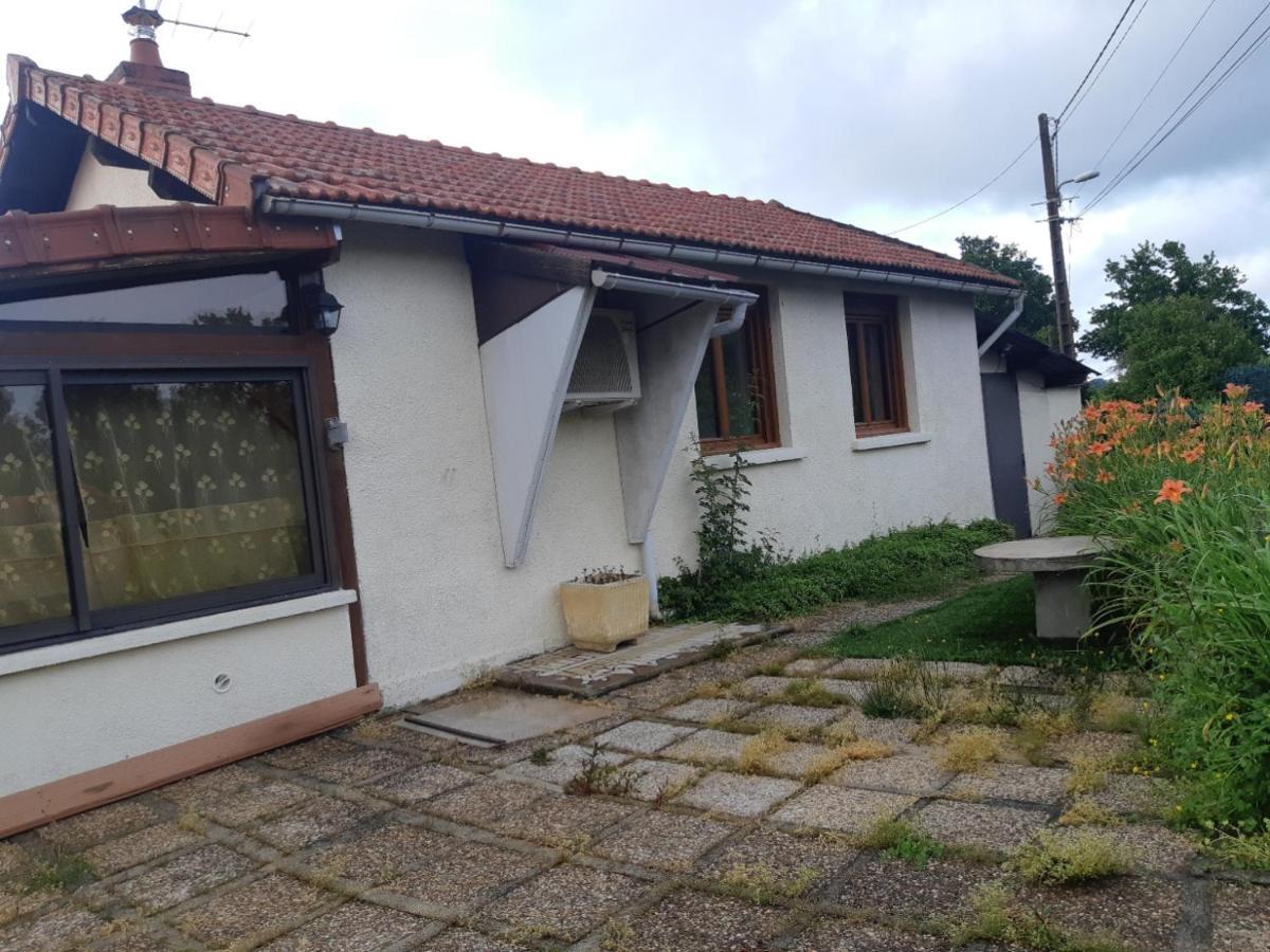 Maison A La Campagne Avec Piscine Flayat Экстерьер фото