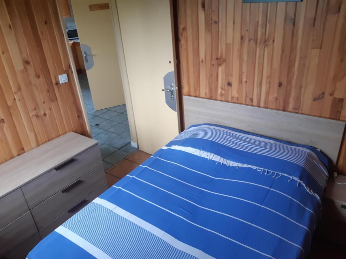 Maison A La Campagne Avec Piscine Flayat Экстерьер фото